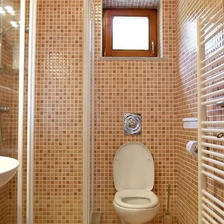 Rona Una Appartement